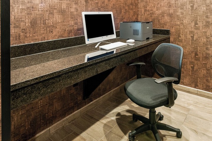 Business Center 52 of 52