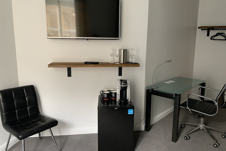 Room 28 of 62