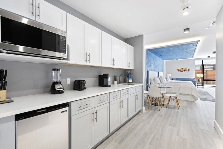 Global Luxury Suites at the Arches