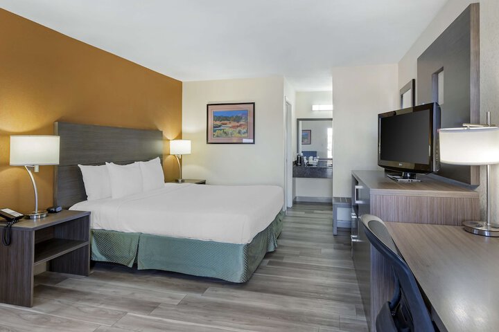 Room 15 of 29