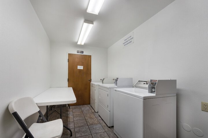 Room 33 of 38