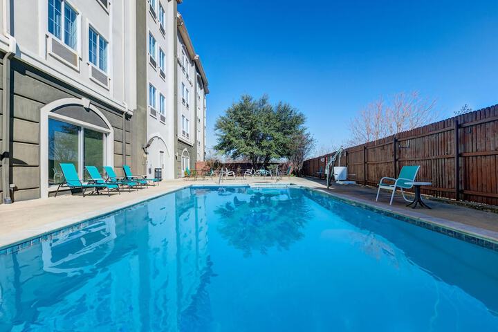 La Quinta Inn & Suites by Wyndham Paris