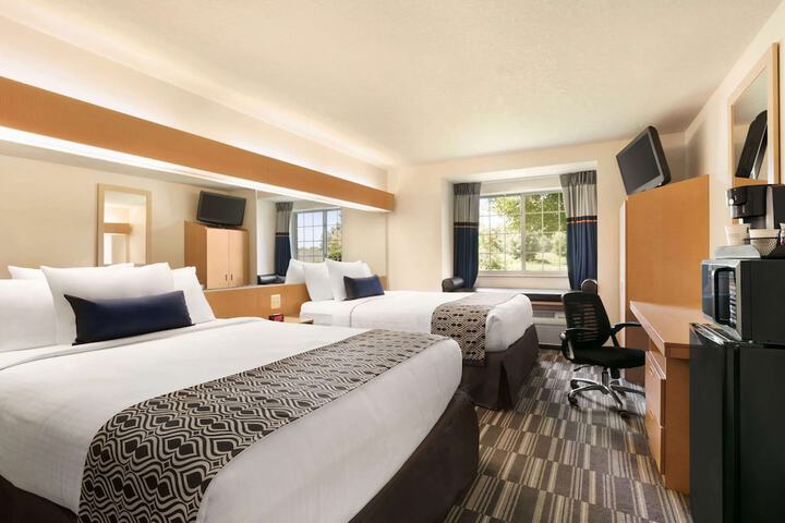 Room 13 of 20