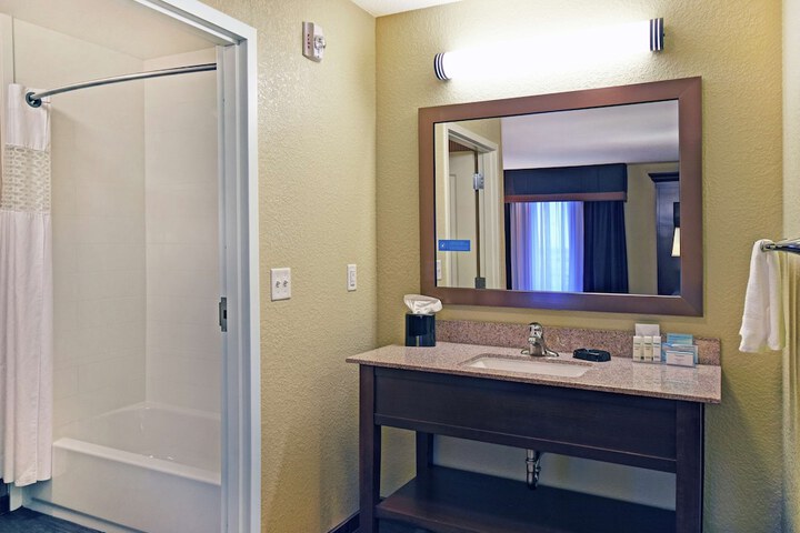 Hampton Inn & Suites Milwaukee / Franklin