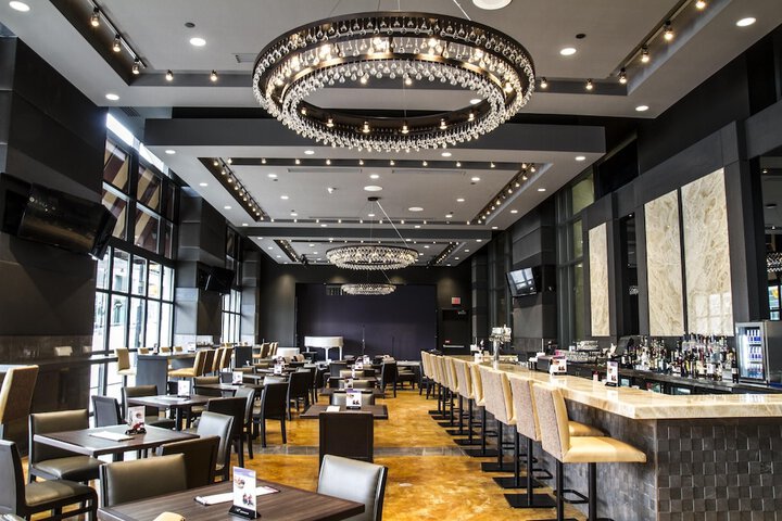 Hilton Niagara Falls / Fallsview Hotel & Suites