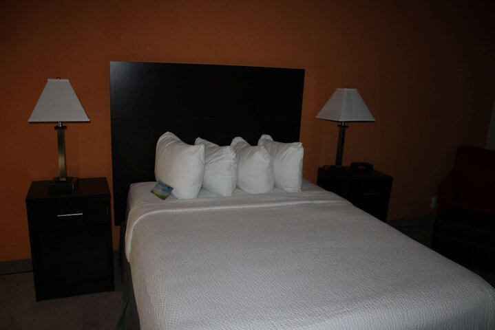 Room 35 of 60