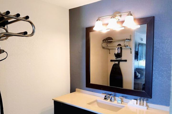 Room 21 of 33