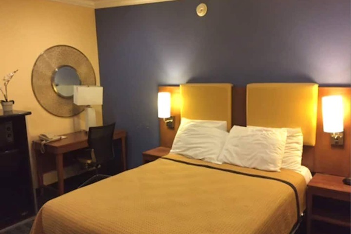 Room 11 of 22
