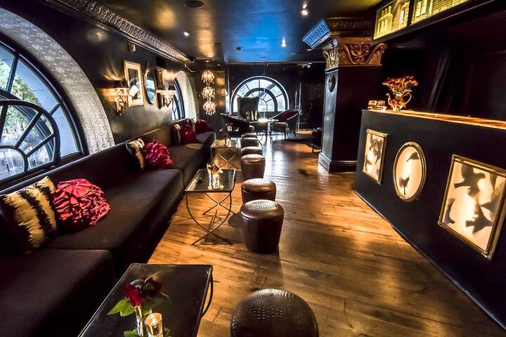 Lounge 78 of 86