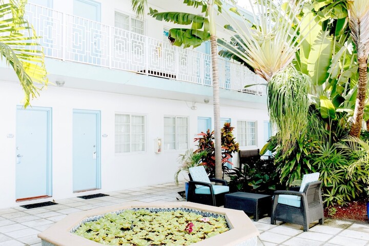 Hotel Exterior 47 of 49
