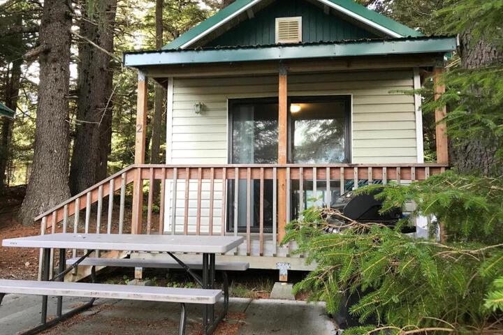 Cabin 2 Lynn View Lodge
