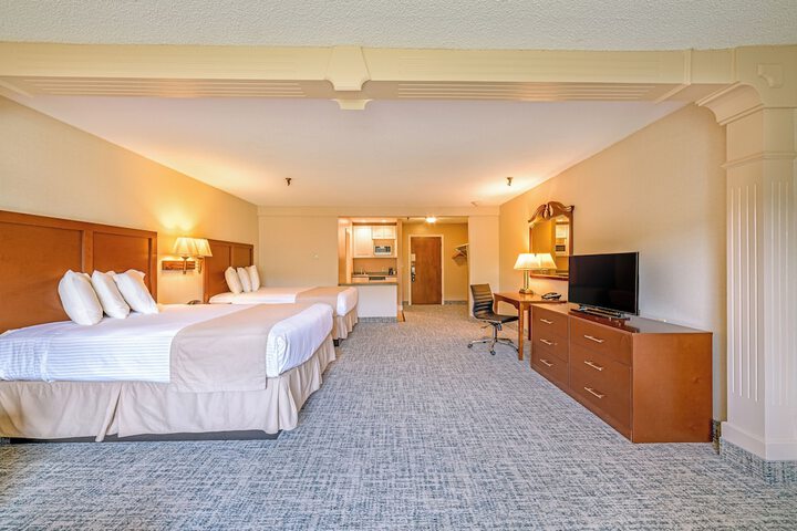 Town and Country Inn & Resort