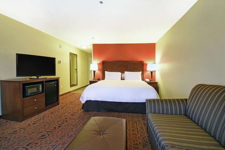 Hampton Inn & Suites Milwaukee / Franklin