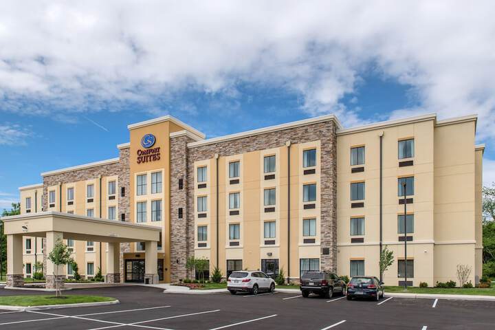 Hotel 2 of 32