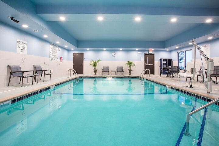 Holiday Inn Express & Suites Rapid City - Rushmore South by IHG