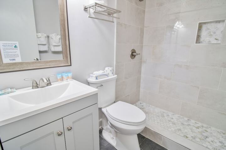 The Oceanfront Litchfield Inn