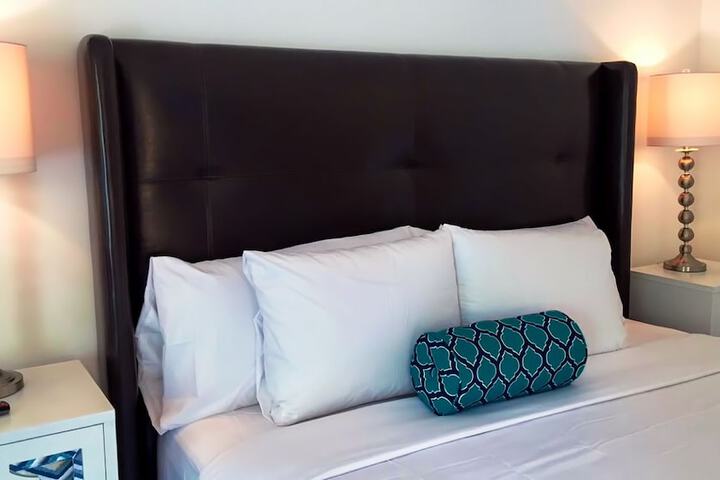 Room 4 of 8