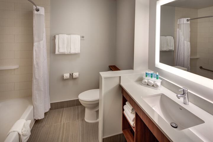 Holiday Inn Express & Suites Terrace by IHG