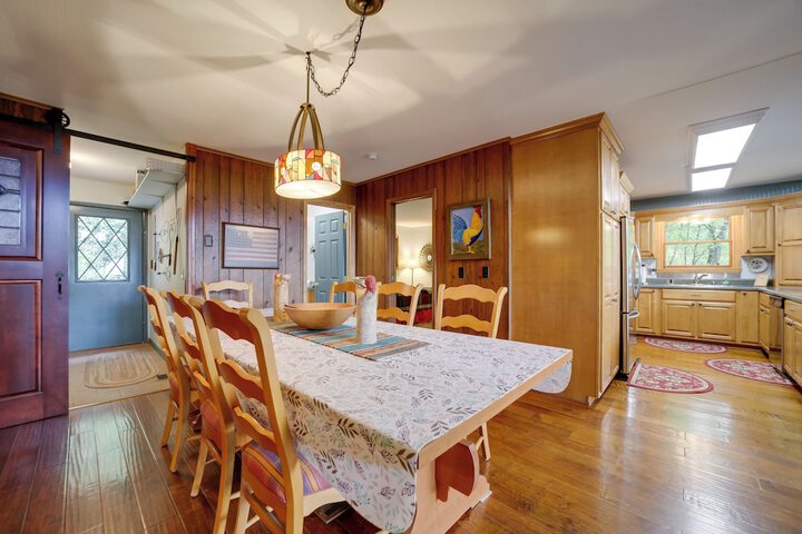 Robbinsville Vacation Rental w / Covered Balcony