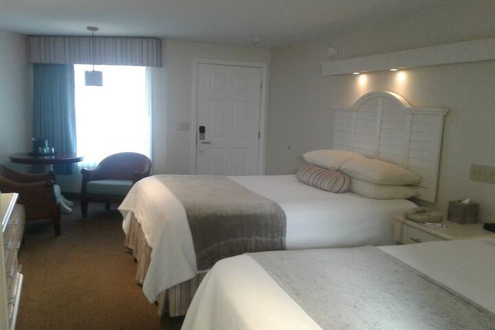 Room 28 of 93