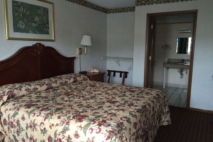 Room 17 of 17