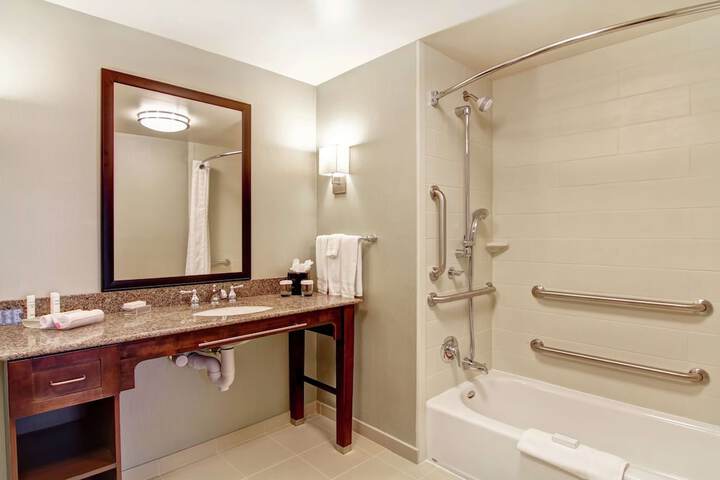 Homewood Suites by Hilton Woodbridge