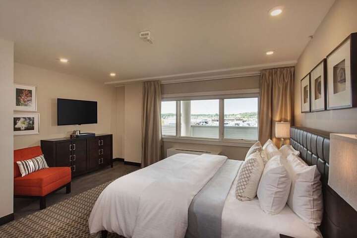 Room 8 of 17