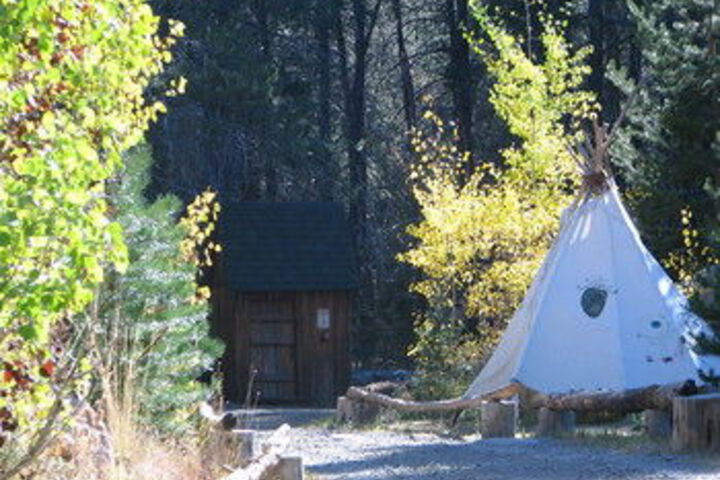 Lost Trail Lodge