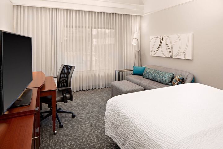 Room 14 of 25