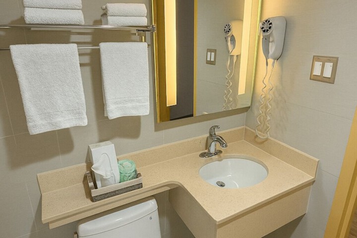 The Floral Park Motor Lodge