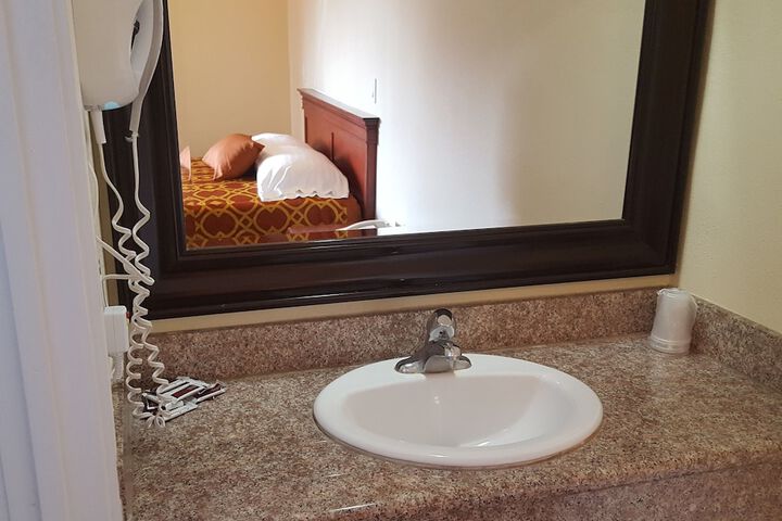 Room 20 of 40