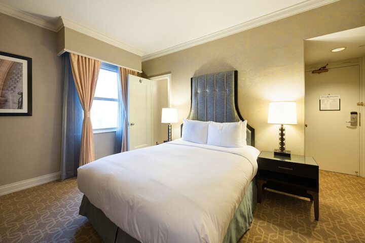 Room 32 of 154