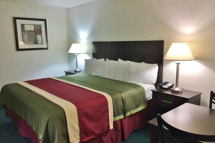 Travel Inn & Suites