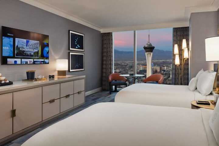 Room 40 of 182