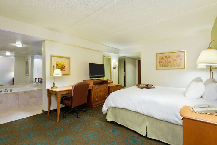 Room 10 of 20