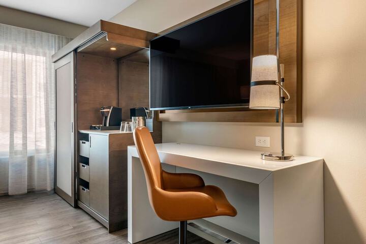 Room 35 of 64