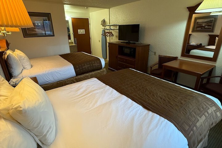 Richland Inn & Suites