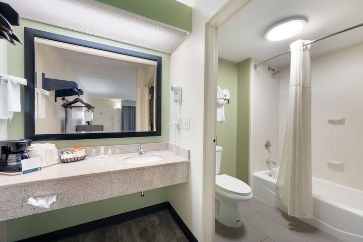 Room 6 of 20