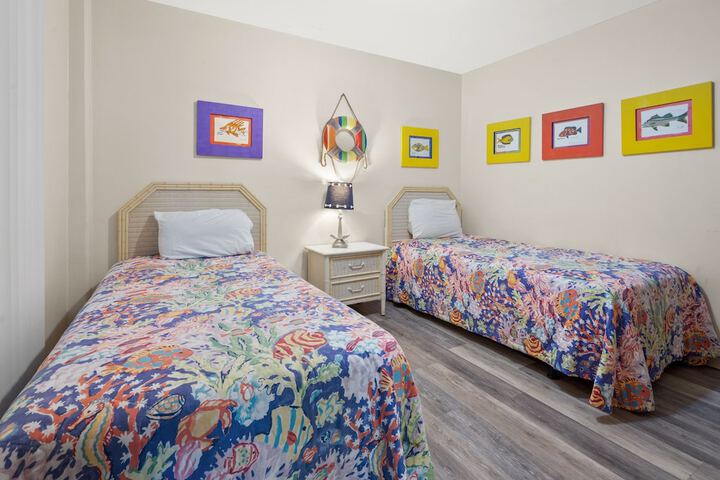 Room 30 of 40