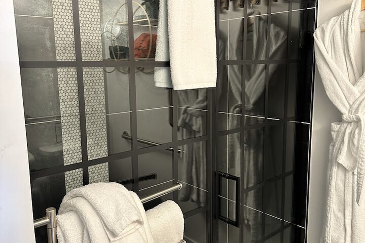Room 26 of 120