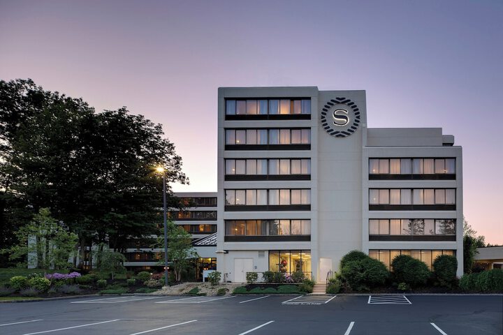 Hotel 4 of 58