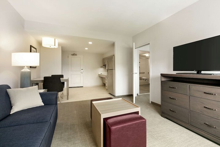Room 18 of 37