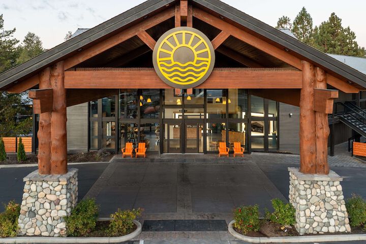 Riverhouse Lodge