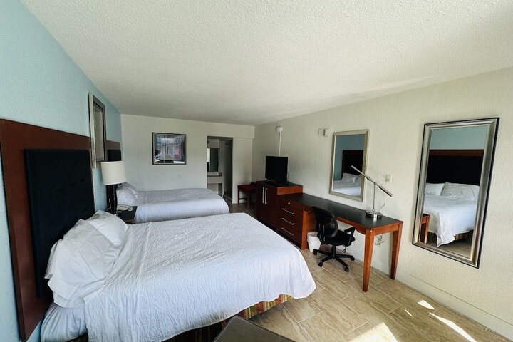 Room 14 of 33