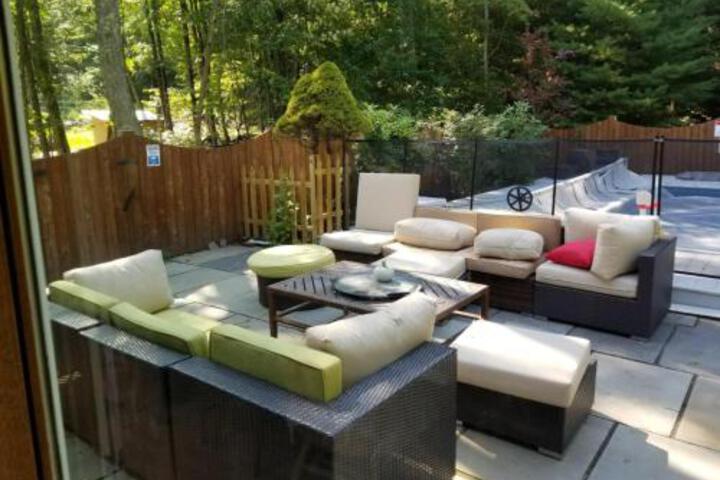 Heated Pool in Prime Woodstock