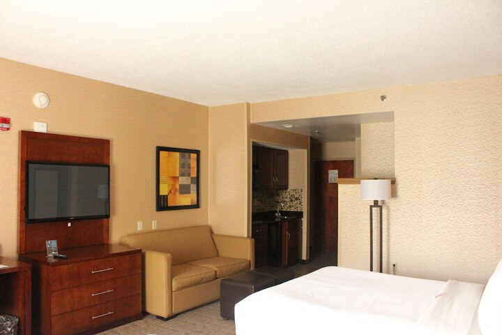 Room 35 of 75