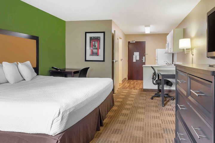 Room 16 of 28