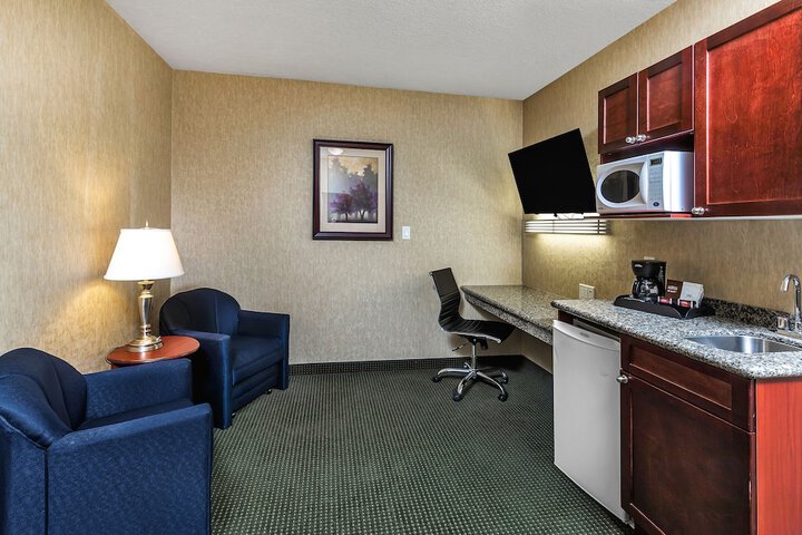 Room 28 of 40