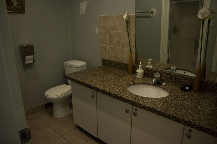 Room 40 of 73