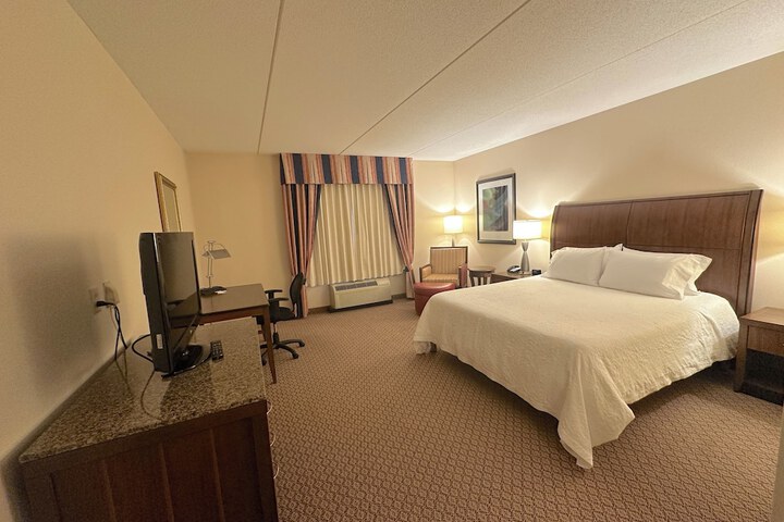 Arnot Grand Hotel & Suites